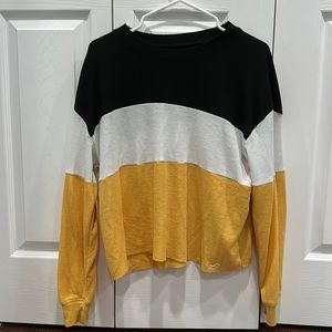 HOLLISTER SWEATER